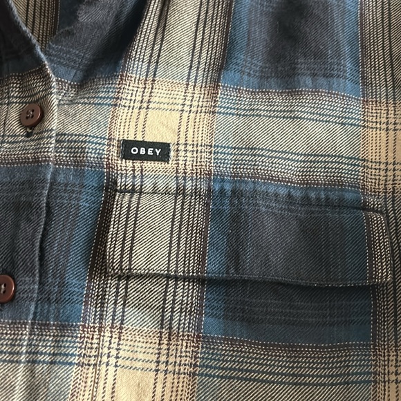 Obey 100% cotton button down top - Picture 2 of 3
